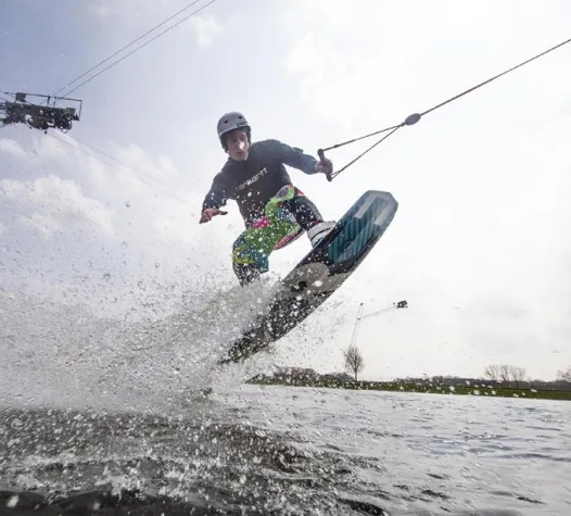 Bild: Mit Highspeed übers Wasser