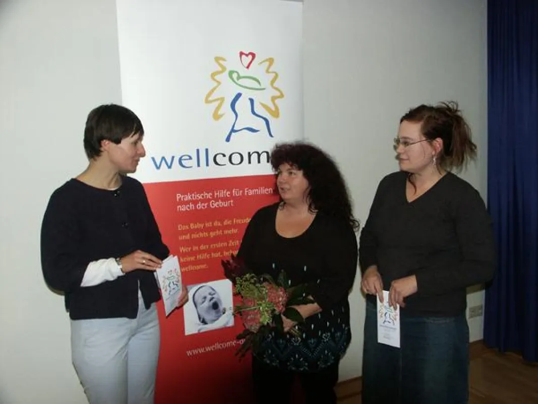 WELLCOME v.l.n.r.: Wellcome-Koordinatorin Bernadette Neidlein-Babic, mit Nicole Wedekind (ehrenamtliche Mitarbeiterin) und Patrizia Huss, die wellcome unterstützen möchte, damit möglichst viele Famili