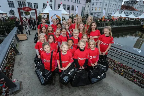 Bild: Stadtwerke Lübeck Trikot-Tausch: Turnerinnen von Lübeck 1876 sind Monatsgewinner