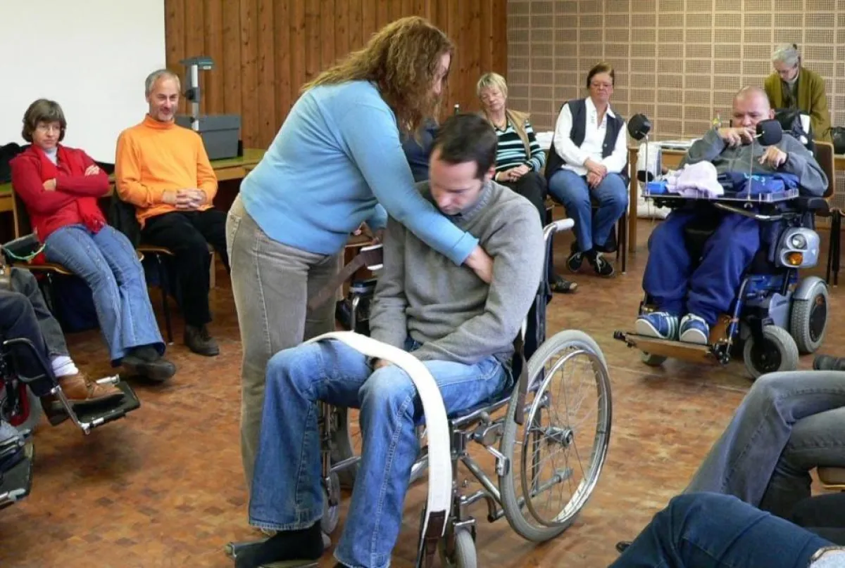 Die Ausbildung zum Reiseassitenten beinhaltet auch praktische Übungen