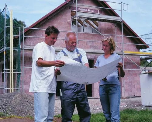 Bild: Kostengünstig bauen durch Eigenleistung