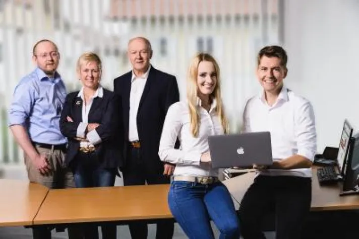 Bild: Inhaberwechsel beim Familienbetrieb mit Online-Shop