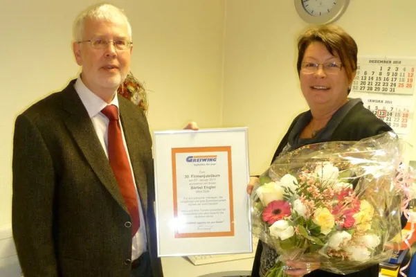 Bärbel Engler feiert 30-jähriges Betriebsjubiläum bei GREIWING Bild: Bärbel Engler feiert 30-jähriges Betriebsjubiläum bei GREIWING