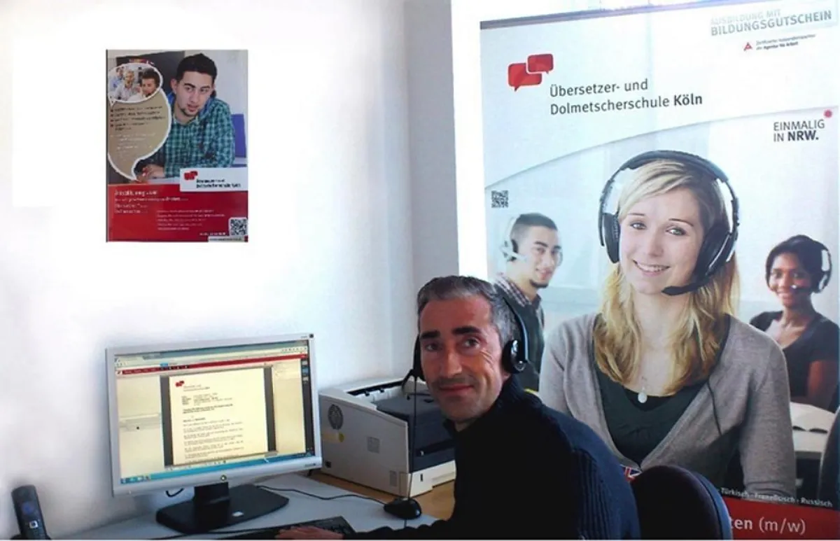 Dozent im Online-Unterricht an der Übersetzer- und Dolmetscherschule Köln