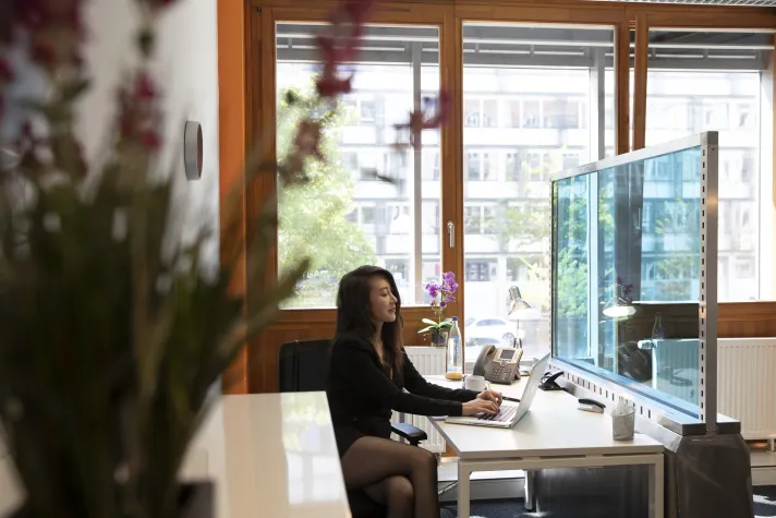 Bild: The AIRCROSS™ Project bringt die einzigartige Commercial Air Purifier Partition (CAPP) auf den Markt