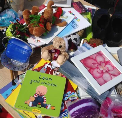 Bild: Jeden Samstag: Trödel- und Antikmarkt Aachener Platz ist auch ein beliebtes Kinder- und Familienparadies