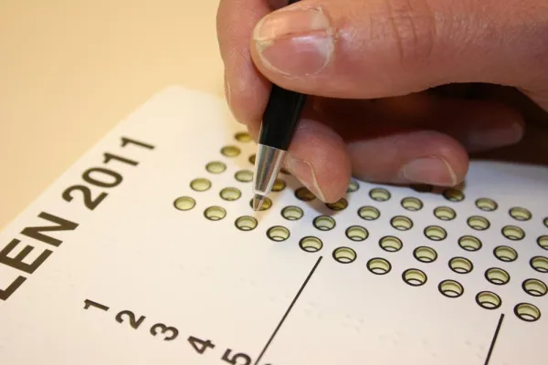 Bild: Bürgerschaftswahl: Stimmzettel zum Hören