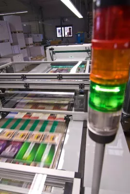 Druck und Hochglanzveredelung aus einer Hand Bild: Druck und Hochglanzveredelung aus einer Hand