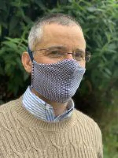 "Keep Smiling" trotz Schutzmaßnahmen im Gastgewerbe: Jury sucht das "mit Abstand" schönste Lächeln Bild: "Keep Smiling" trotz Schutzmaßnahmen im Gastgewerbe: Jury sucht das "mit Abstand" schönste Lächeln