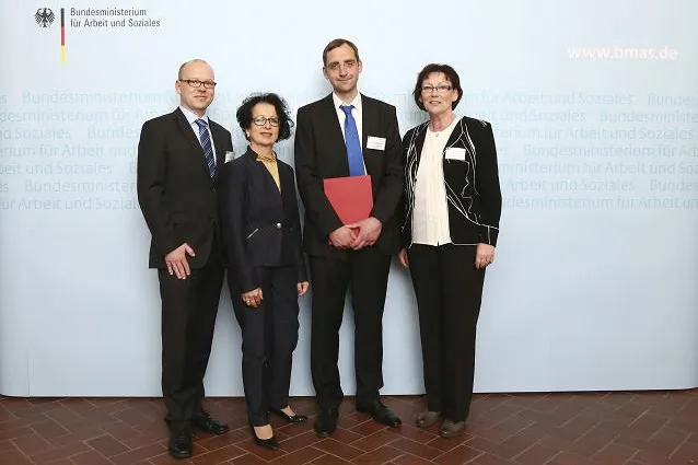 Heinz von Heiden GmbH Bauleistungszentrum als Unternehmen mit Weitblick ausgezeichnet Bild: Heinz von Heiden GmbH Bauleistungszentrum als Unternehmen mit Weitblick ausgezeichnet