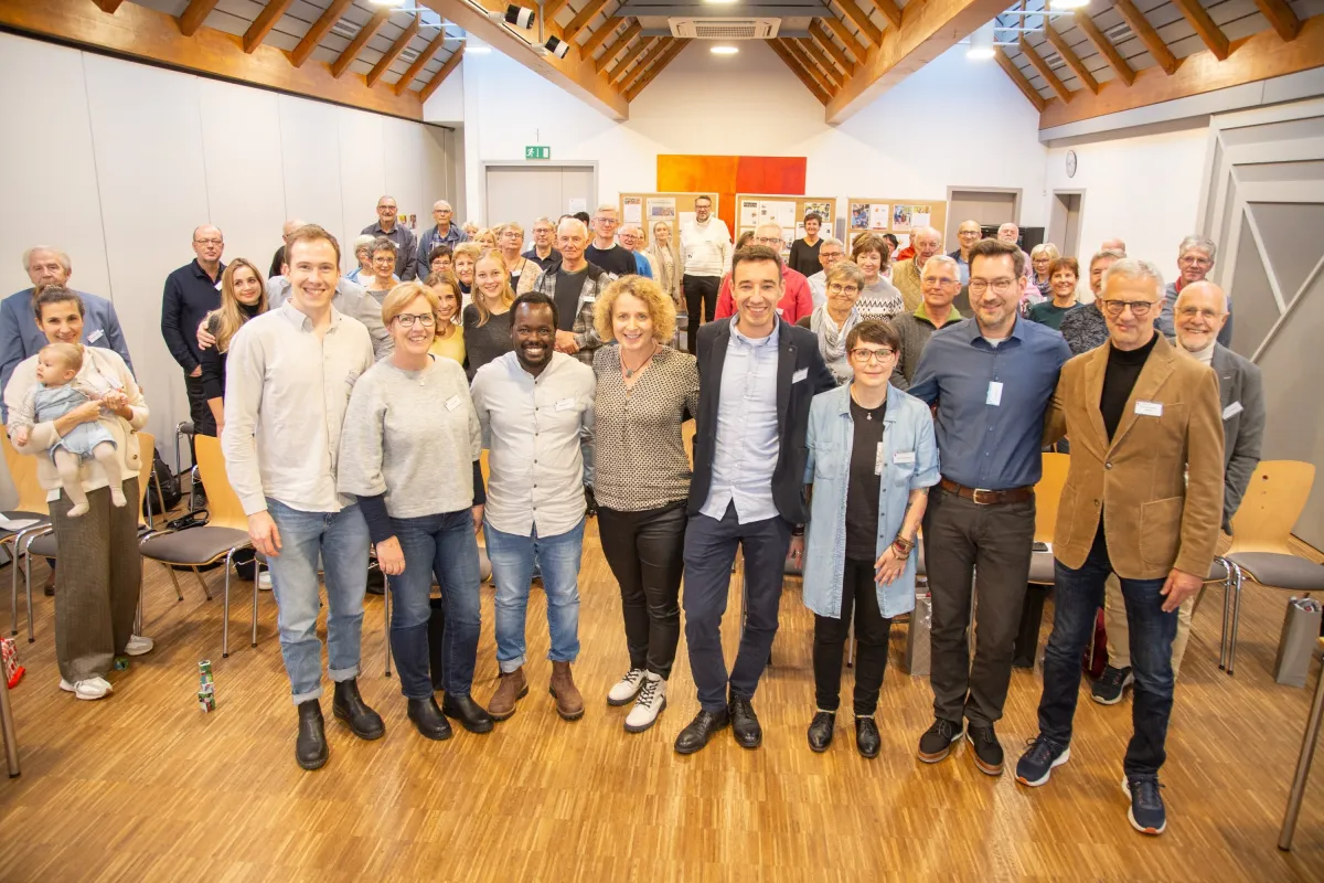 Dr. Hans-Joachim Schinkel (r.) übergibt die Verantwortung an neues Dfa-Vorstandsteam (© Dentists for Africa)