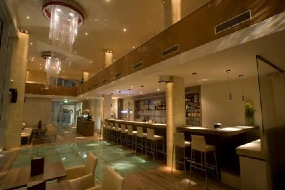 Erdgeschoss Barbereich