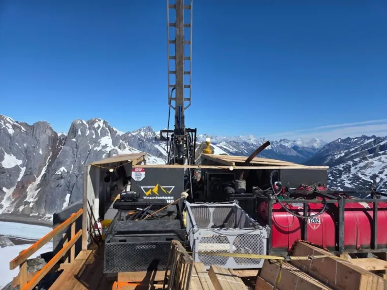 Juggernaut Exploration bestätigt mächtige Vererzungsstrukturen über 600 Meter Streichlänge Bild: Juggernaut Exploration bestätigt mächtige Vererzungsstrukturen über 600 Meter Streichlänge