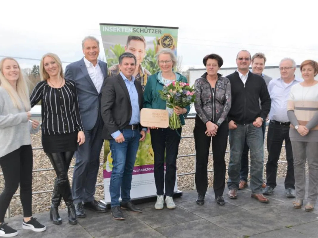 Die Deflex Dichtsysteme GmbH gratuliert Barbara Cott, der Gewinnerin des Wettbewerbs.