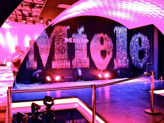 Bild: IFA 2011 – Fashion-Premiere von Miele mit Wasserwand von watershow.de
