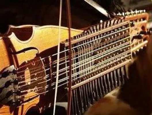 Bild: Europäische Nyckelharpa-Fortbildung startet auf Burg Fürsteneck
