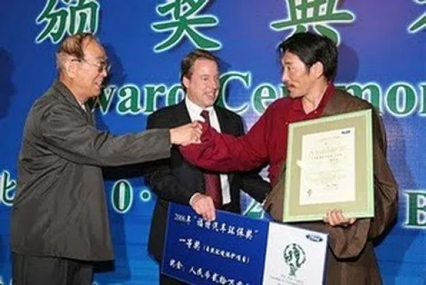 Sechs Familienmitglieder des tibetischen Umweltschützerszu Unrecht im Gefängnis Bild: Sechs Familienmitglieder des tibetischen Umweltschützerszu Unrecht im Gefängnis