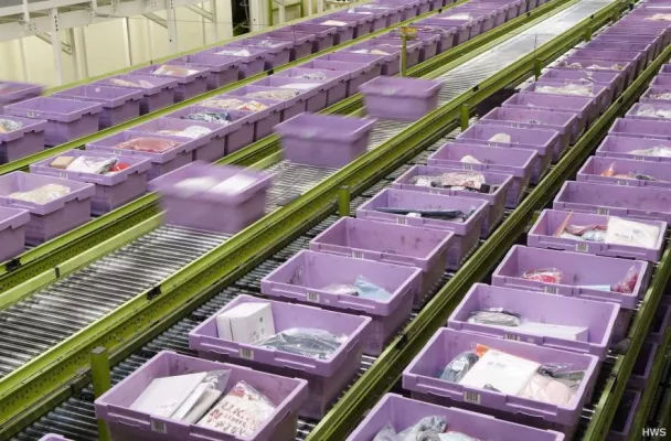 Bild: Interselect modernisiert Wannenpuffer im Versandzentrum von Hermes Fulfilment in Haldensleben