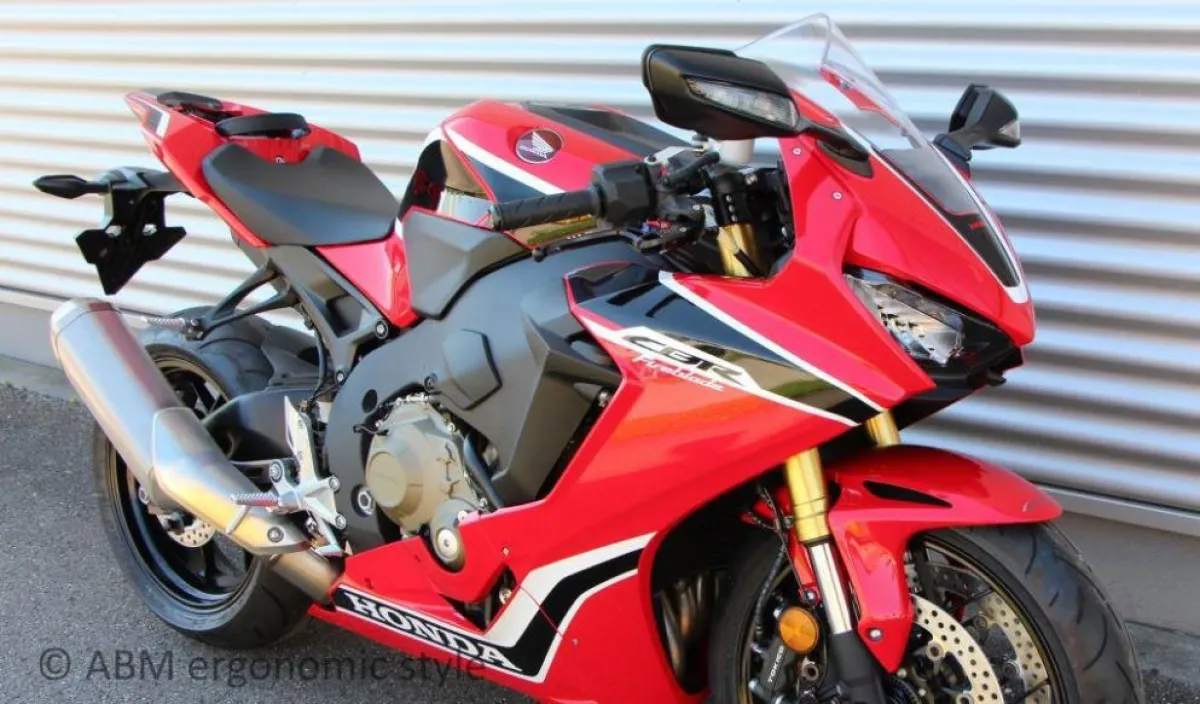 Customized Honda CBR 1000 RR Fireblade 2017