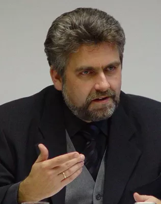 Bild: Rektor Willingmann referiert zur Rolle des Rechts und der Juristen im „Dritten Reich“