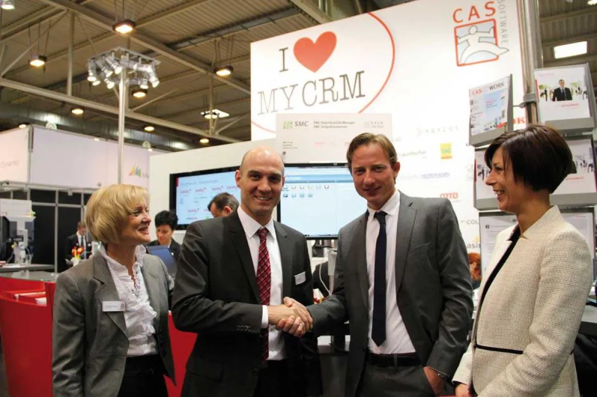 Auf dem Foto zu sehen (v.l.n.r.) : Elisabeth Körner, Marcus Bär, Sebastian Ludwig (Tesch Inkasso)