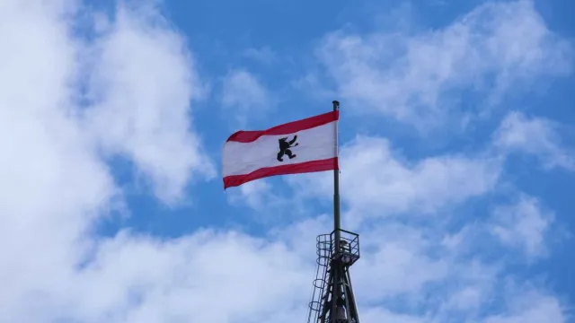 Bild: Skandal: Ausländerbehörde Berlin ignoriert Urteil