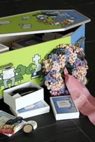 Bild: Museumskoffer „Vergissmeinnicht“ hilft Kindern und Jugendlichen Sterben und Tod zu begreifen