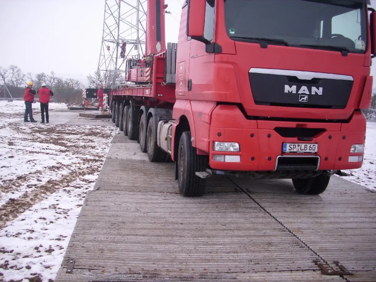 Schwerlastplatten HD Panels von eps als Baustellenzufahrt