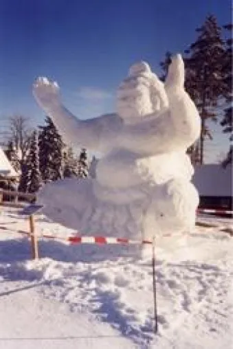 Bild: "Atlantis im Erzgebirge" - 14. Schneeskulpturen-Wettbewerb im Landhotel Altes Zollhaus
