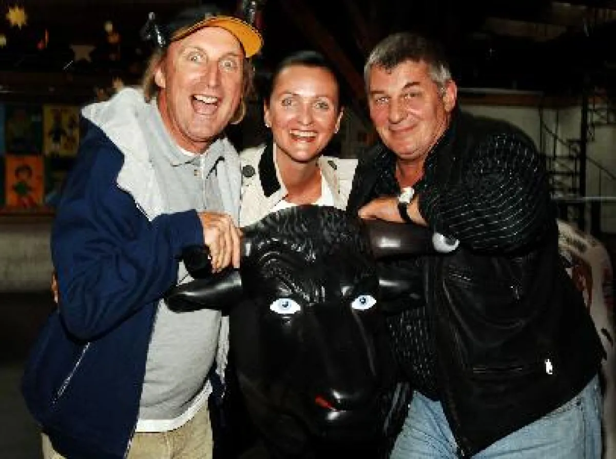 Engagement für die Initiative HEINZ DER STIER: Multitalent Otto Waalkes, PR-Lady Brita Segger, Schauspieler Heinz Hoenig