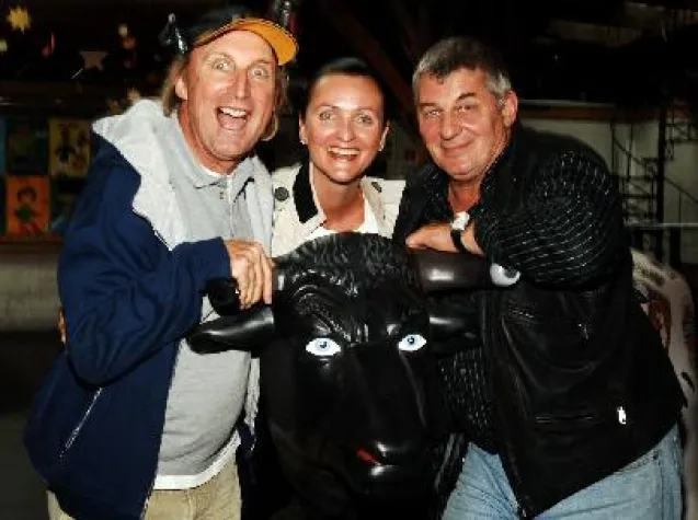 Bild: Heinz Hoenig lud zum Rockspektakel & Ritt auf einem Stier