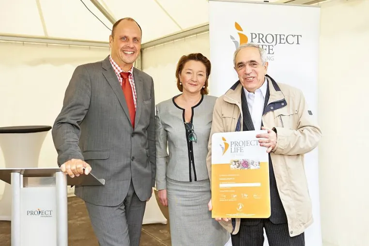 Bild: PROJECT Life Stiftung überreicht Spende an 'Mischpaha' e. V.