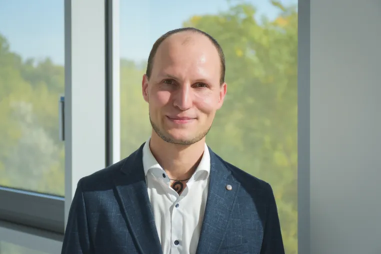 Prof. Dr. Frank Nussbaum übernimmt Professur für Angewandte Künstliche Intelligenz an der Hochschule Merseburg Bild: Prof. Dr. Frank Nussbaum übernimmt Professur für Angewandte Künstliche Intelligenz an der Hochschule Merseburg