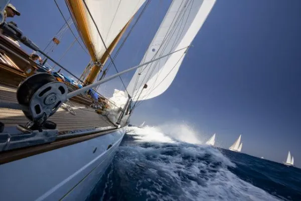 Bild: Round Palagruža Cannonball 2009 - SeaHelp, der Pannendienst auf See sorgt für die Sicherheit der Skipper