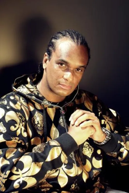 Martin Rietsch aka 2schneidig gestaltet Schulprojekte gegen Rassismus