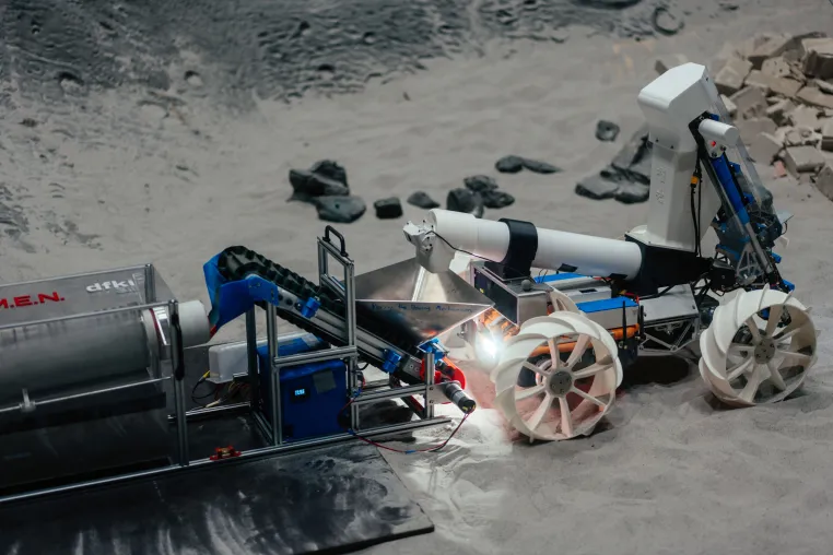 Wegbereiter für nachhaltige Mondmissionen: Team BREMEN gewinnt internationale Space Resources Challenge Bild: Wegbereiter für nachhaltige Mondmissionen: Team BREMEN gewinnt internationale Space Resources Challenge