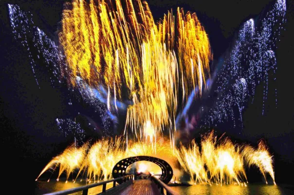 Besonderes Pyrospektakel auf der Erlebnis-Seebrücke Kellenhusen Bild: Besonderes Pyrospektakel auf der Erlebnis-Seebrücke Kellenhusen