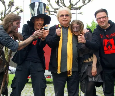 Feuershow auf Erfolgskurs: EVIL FLAMES Fire Company nominiert zum „Künstler des Jahres 2013“ Bild: Feuershow auf Erfolgskurs: EVIL FLAMES Fire Company nominiert zum „Künstler des Jahres 2013“