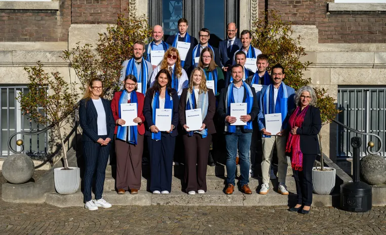 Cyber Campus NRW verabschiedet ersten Jahrgang der Digitalen Forensik – Kooperation bis 2035 verlängert Bild: Cyber Campus NRW verabschiedet ersten Jahrgang der Digitalen Forensik – Kooperation bis 2035 verlängert