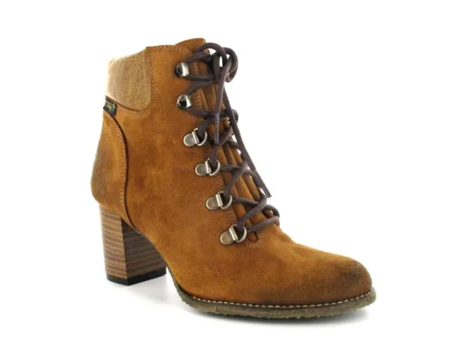 Bild: Schuhe in Übergrößen - Trends für die Herbst- und Wintersaison 2012 / 2013