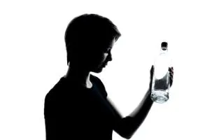 Der Ruf nach dem Alkoholverbot Bild: Der Ruf nach dem Alkoholverbot