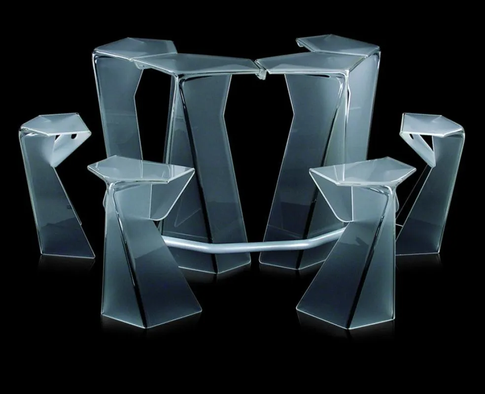 Modernes Design, edle Materialien. Die Crystalbar