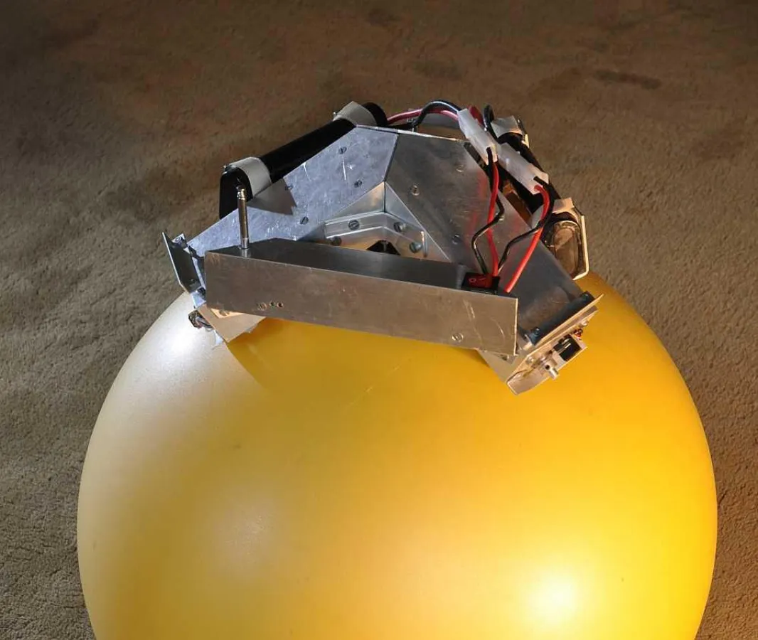 Projekt des ausgezeichneten jugend forscht Gewinners Jan Käberich: Der Kugelroboter