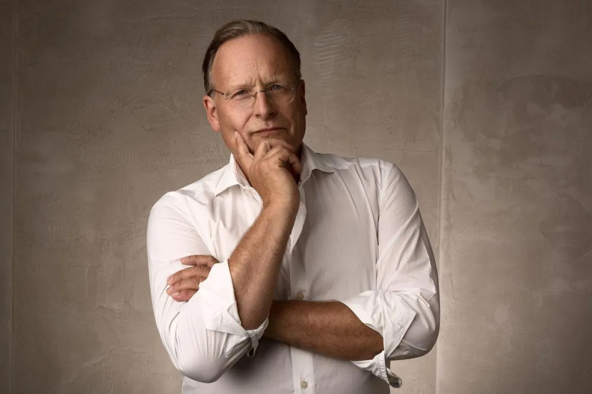 Prof. Dr. Dietrich Grönemeyer stellt das Konzept der
