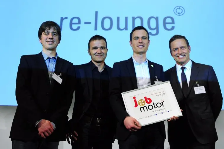 Bild: Superheld gesucht - re-lounge gewinnt im Wettbewerb Jobmotor den Sonderpreis „Fachkräfte finden und binden“