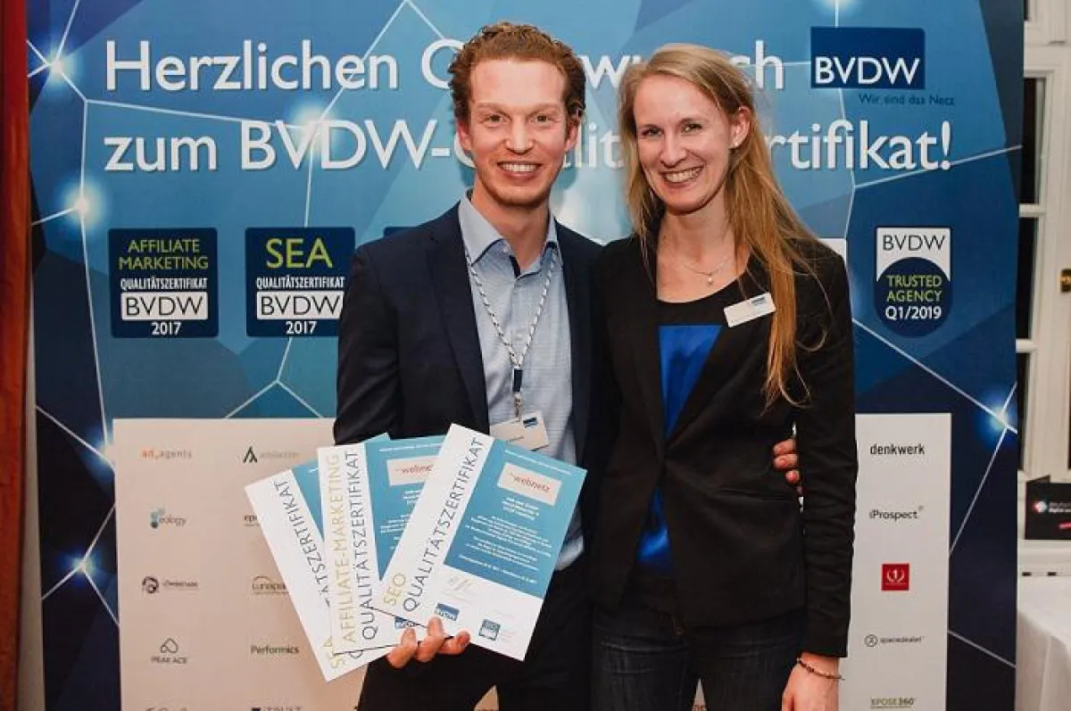 Patrick Pietruck, Geschäftsführer web-netz, und Julia Schumacher vom BVDW beim Neujahrsempfang