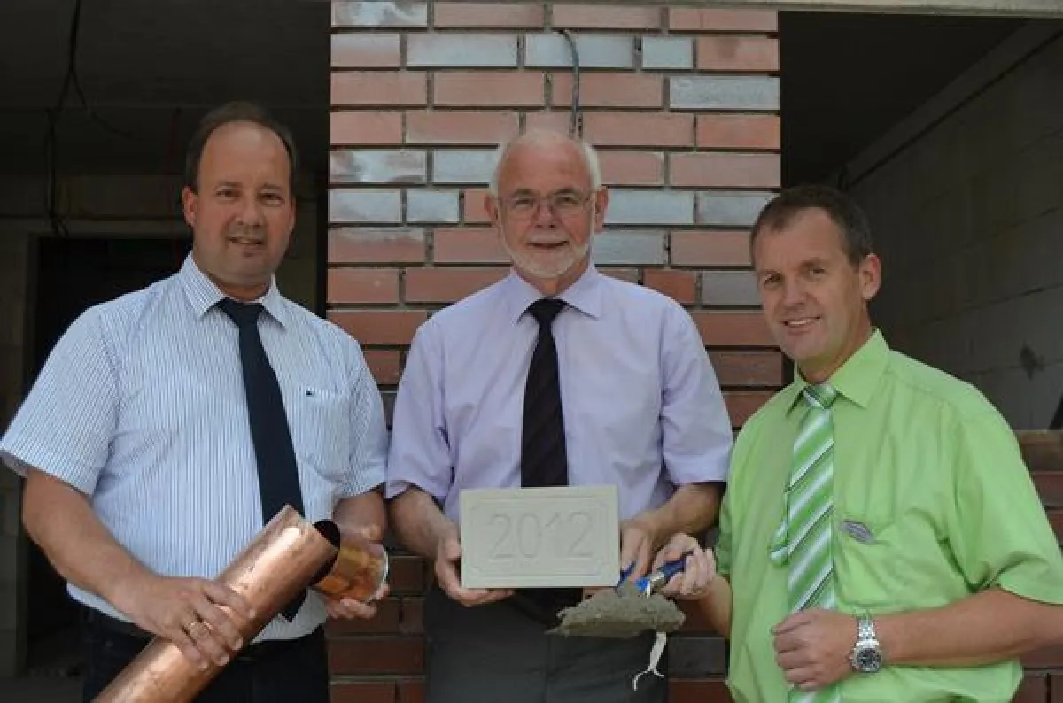 Bürgermeister Dieter von Essen, Dr. Harald Groth (AWO) und Peter Heide (Einsiedel & Partner)