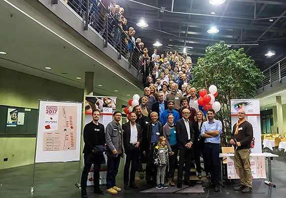 Über 250 „Ehemalige“ des Studiengangs Druck- und Medientechnik beim Alumini-Treffen an der Hochschule Bild: Über 250 „Ehemalige“ des Studiengangs Druck- und Medientechnik beim Alumini-Treffen an der Hochschule