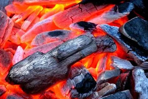 Bild: Feuerlauf – erstmals auch in Augsburg