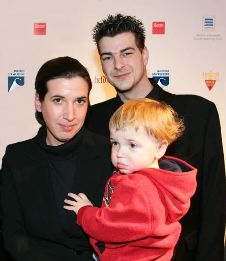 Anna Christowzik und Claudius Scheuch mit Sohn Bela bei der Preisverleihung „Jahrbuch der Werbung 2008”